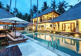 Beautiful Private Pool Villa by the Beach in Candidasa