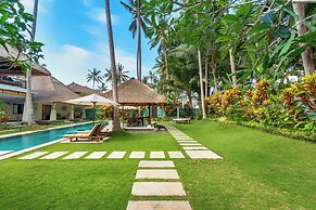 Beautiful Private Pool Villa by the Beach in Candidasa