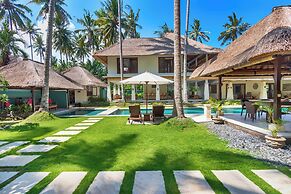 Beautiful Private Pool Villa by the Beach in Candidasa