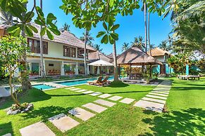 Beautiful Private Pool Villa by the Beach in Candidasa