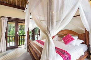 Beautiful Private Pool Villa by the Beach in Candidasa
