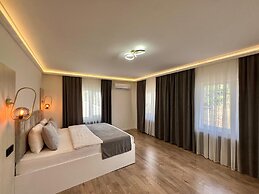 Golden Life Suite