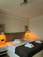 Golden Life Suite
