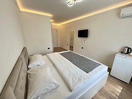 Golden Life Suite