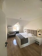 Golden Life Suite