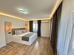 Golden Life Suite