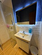 JRE Abdoun Rooftop 2bedroom Kh&sh 02