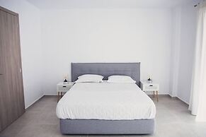 Starlight Villa Guro - 4bd, 4ba, 4min To Beach