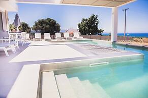 Starlight Villa Guro - 4bd, 4ba, 4min To Beach