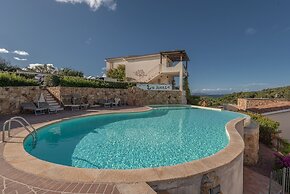 Elegant Residence Ea Bianca Studio Sleeps 2