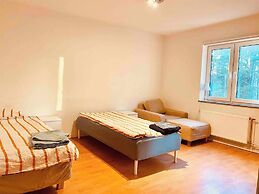 Bjurvik's Villa - Flat 2 - Business Customers Only