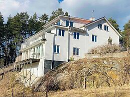Bjurvik's Villa - Flat 2 - Business Customers Only