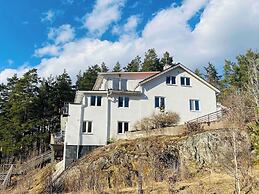 Bjurvik's Villa - Flat 2 - Business Customers Only