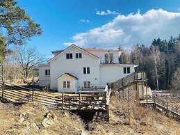 Bjurvik's Villa - Flat 2 - Business Customers Only