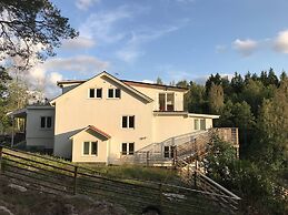 Bjurvik's Villa - Flat 1 - Business Customers Only