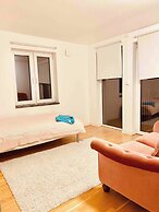 Bjurvik's Villa - Flat 1 - Business Customers Only