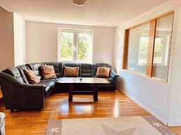 Bjurvik's Villa - Flat 1 - Business Customers Only