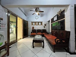 OYO 92675 Hotel Rosna