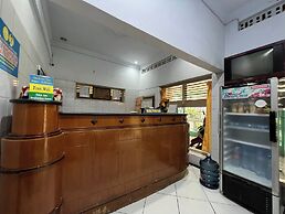 OYO 92675 Hotel Rosna