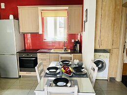 Cozy Nest - 2min To Beach, 6min Walk To