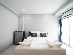 RoomQuest IT Square Don Mueang Airport