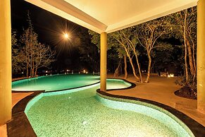 Kanha Jungle Camp