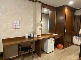 RoomQuest Chonburi Laem Chabang