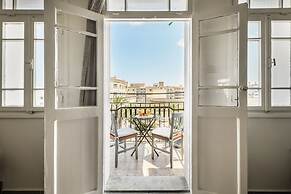 Vintage Charm 1BR Apt w Balcony & View