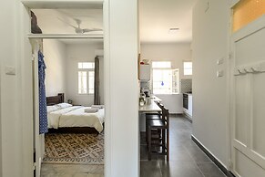 Vintage Charm 1BR Apt w Balcony & View