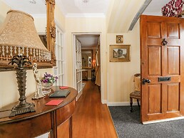 Storrs Lodge