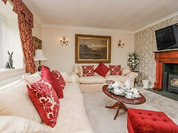 Storrs Lodge
