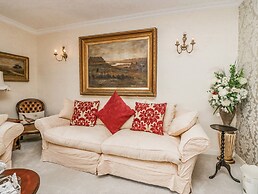 Storrs Lodge