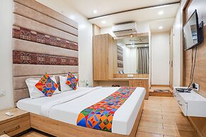 Fabhotel Om Palace