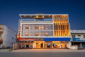 Fabhotel Om Palace