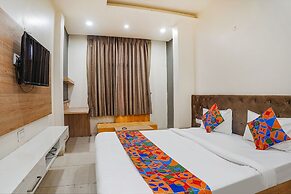 Fabhotel Om Palace