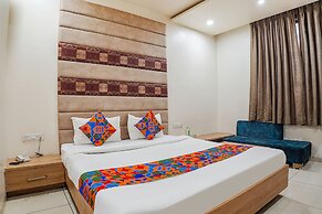 Fabhotel Om Palace