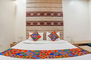 Fabhotel Om Palace
