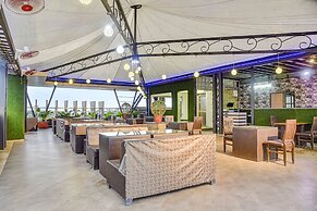 Fabhotel Om Palace