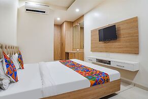 Fabhotel Om Palace