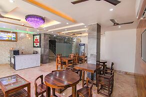 Fabhotel Meridian Inn