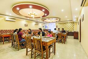 FabHotel Tipsyy Inn Suites