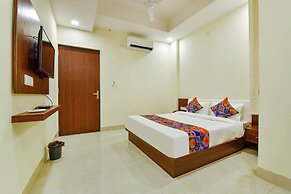 Fabhotel Diamond I