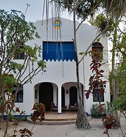 Laguna Palace Michamvi Kae
