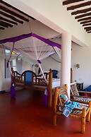 Laguna Palace Michamvi Kae