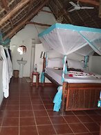 Laguna Palace Michamvi Kae