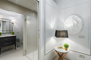 Gallo Cedrone a Home With Outdoor