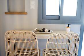 Theros Suites