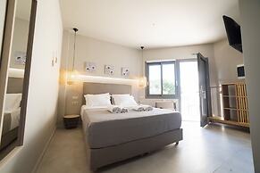 Theros Suites