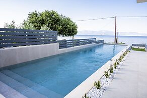 Theros Suites