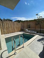 Theros Suites